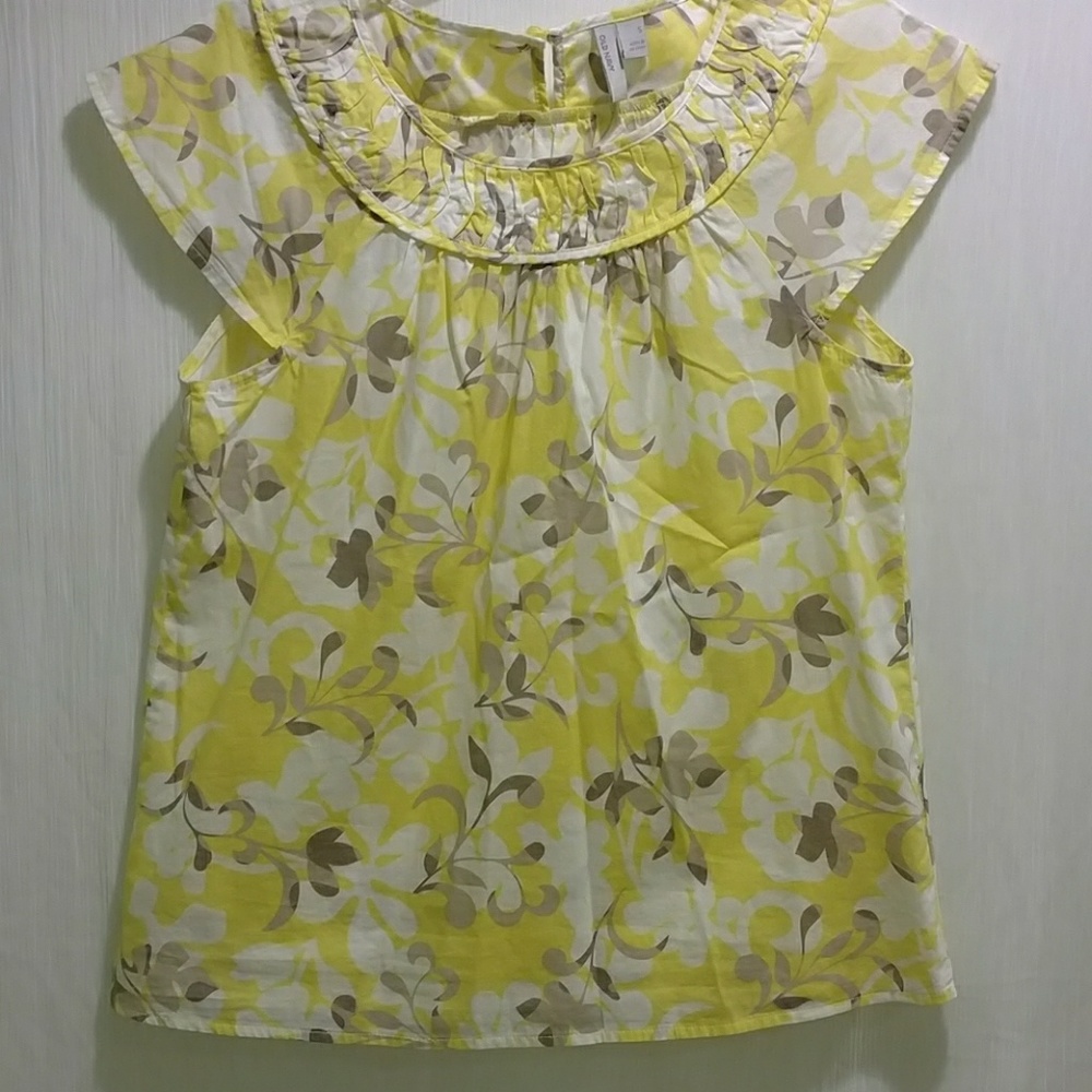 SOLD Women's / Juniors Old Navy cotton floral top